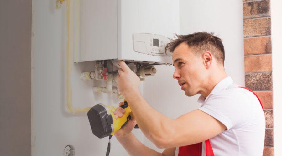 Expert burst pipe repair services in New Holland, IL